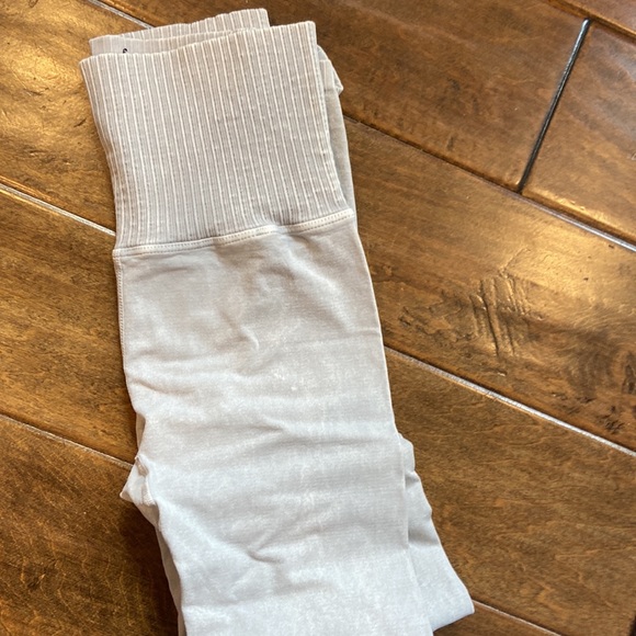 FREE PEOPLE MOVEMENT High-Rise 7/8 Length Good Karma Leggings - Picture 4 of 4